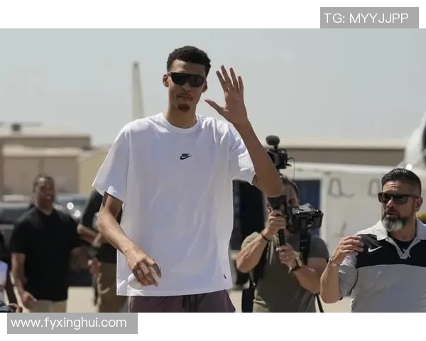 文班亚马场均20分10篮板3盖帽表现出色新秀奖争夺遥遥领先 文班亚马场均20分10篮板3盖帽表现出色新秀奖争夺遥遥领先